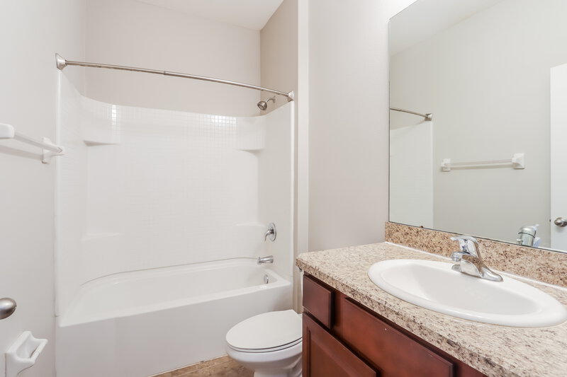 2,090/Mo, 6353 Twin Bridges Dr Zephyrhills, FL 33541 Bathroom View