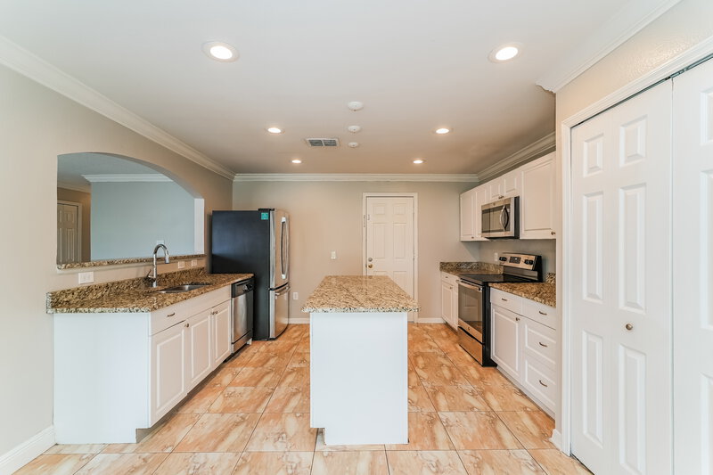 2,480/Mo, 13706 Gentle Woods Ave Riverview, FL 33569 Kitchen View