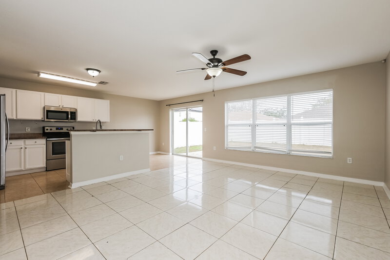 2,115/Mo, 10506 Early Light Ct Riverview, FL 33578 Living Room View 3