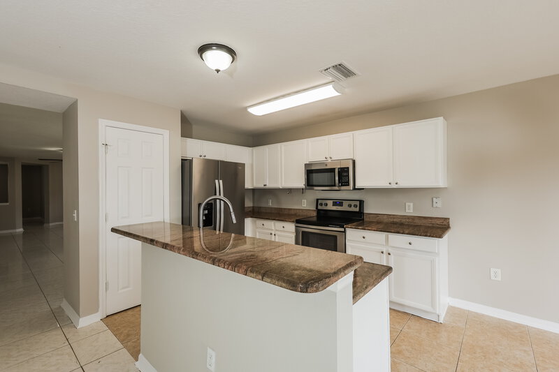 2,115/Mo, 10506 Early Light Ct Riverview, FL 33578 Kitchen View