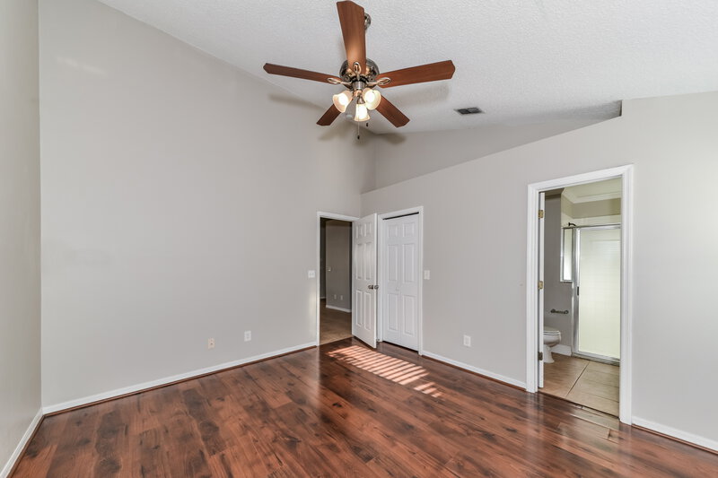 3,320/Mo, 1710 Scotch Pine Dr Brandon, FL 33511 Main Bedroom View 2