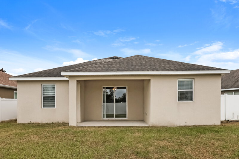 2,050/Mo, 955 Krenson Woods Rd Lakeland, FL 33813 Rear View