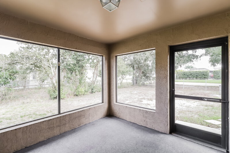 2,030/Mo, 8533 Gum Tree Ave New Port Richey, FL 34653 Sun Room View