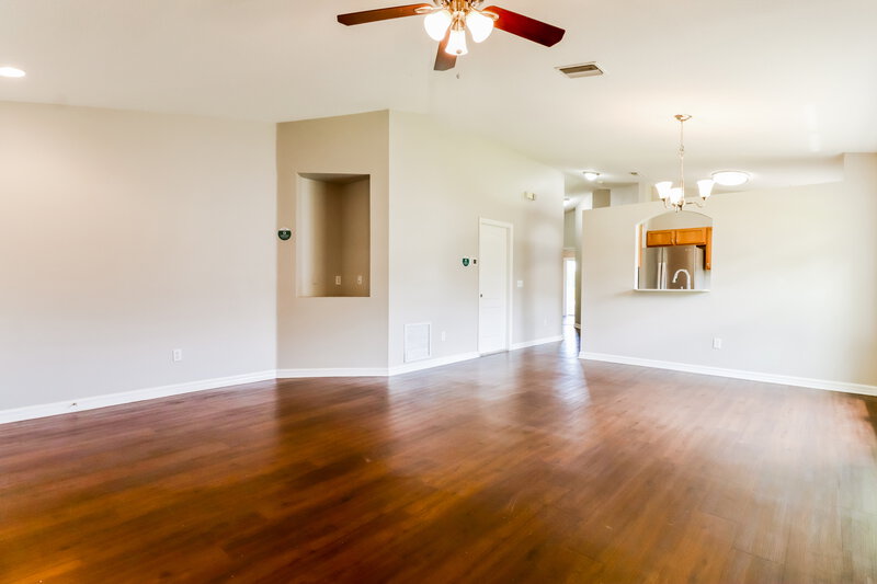 1,890/Mo, 12610 Montford Ln Riverview, FL 33579 Living Room View 2