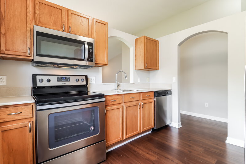 1,890/Mo, 12610 Montford Ln Riverview, FL 33579 Kitchen View