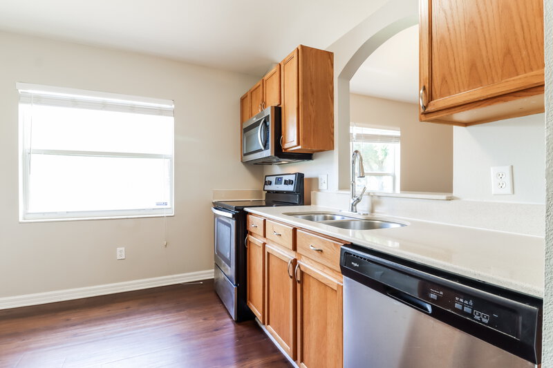 1,890/Mo, 12610 Montford Ln Riverview, FL 33579 Kitchen View 2