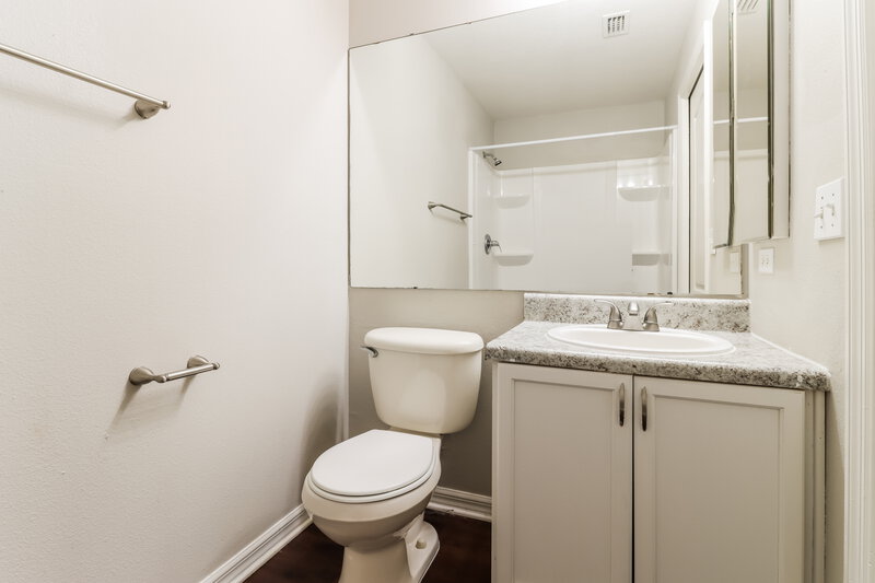1,890/Mo, 12610 Montford Ln Riverview, FL 33579 Bathroom View