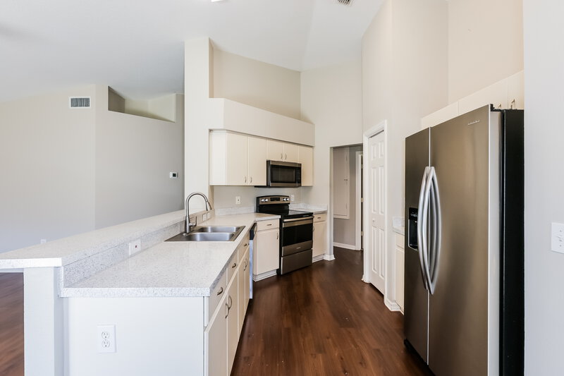 3,360/Mo, 13610 Ogakor Dr Riverview, FL 33579 Kitchen View
