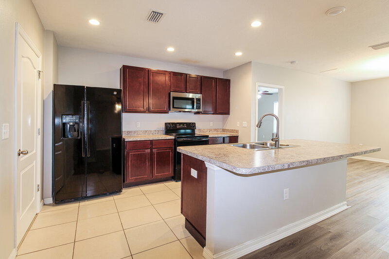 1,945/Mo, 586 Hartford Heights St Spring Hill, FL 34609 Kitchen View