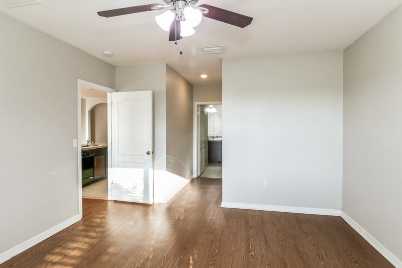 1,920/Mo, 586 Hartford Heights St Spring Hill, FL 34609 Main Bedroom View