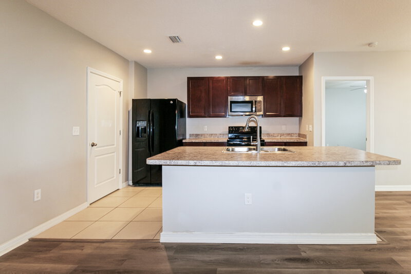 1,945/Mo, 586 Hartford Heights St Spring Hill, FL 34609 Kitchen View 2