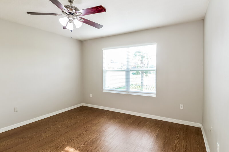 1,920/Mo, 586 Hartford Heights St Spring Hill, FL 34609 Main Bedroom View 2