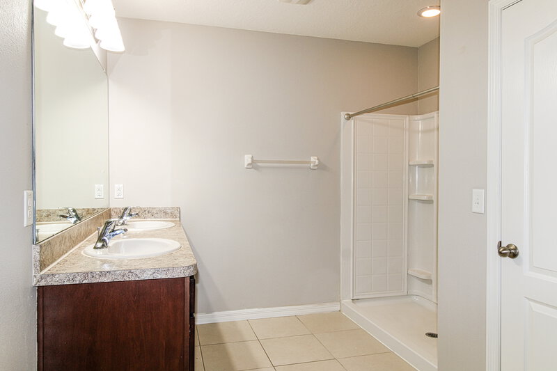 1,945/Mo, 586 Hartford Heights St Spring Hill, FL 34609 Main Bathroom View