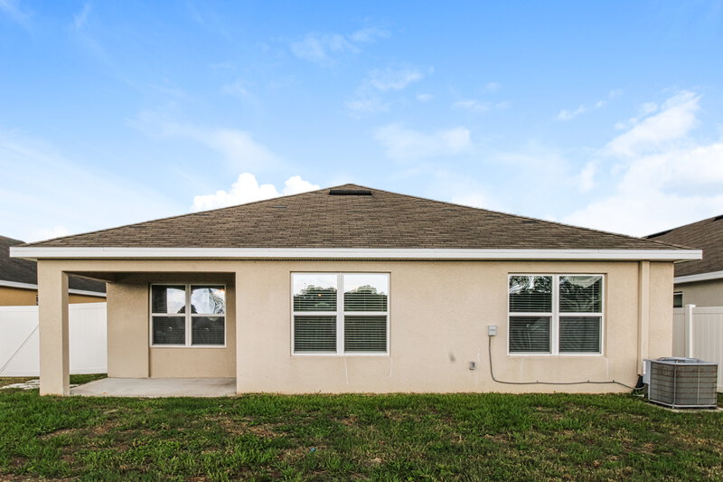1,945/Mo, 586 Hartford Heights St Spring Hill, FL 34609 Rear View