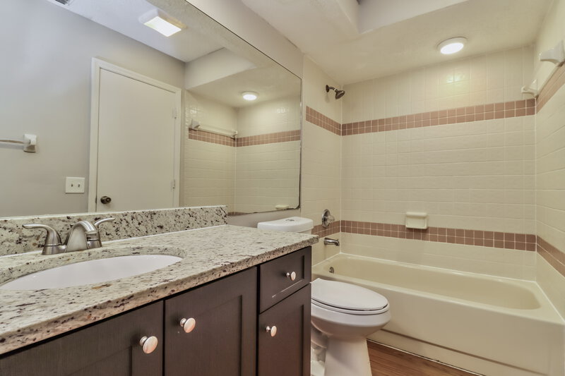2,000/Mo, 8030 Gabriel Dr Port Richey, FL 34668 Bathroom View