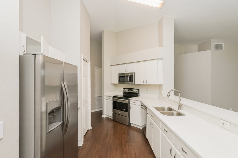 2,225/Mo, 10724 Deepbrook Dr Riverview, FL 33569 Kitchen View