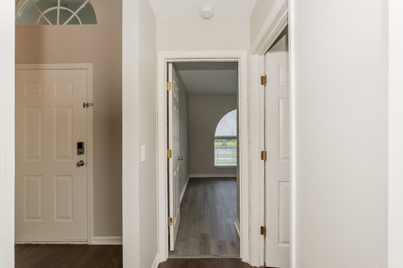 2,225/Mo, 10724 Deepbrook Dr Riverview, FL 33569 Main Bathroom View 2