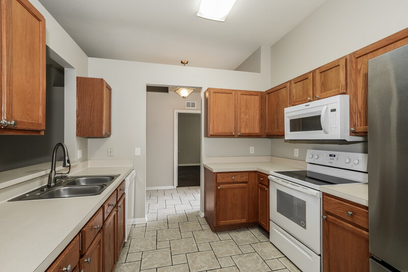 2,085/Mo, 13116 Early Run Ln Riverview, FL 33578 Kitchen View 2
