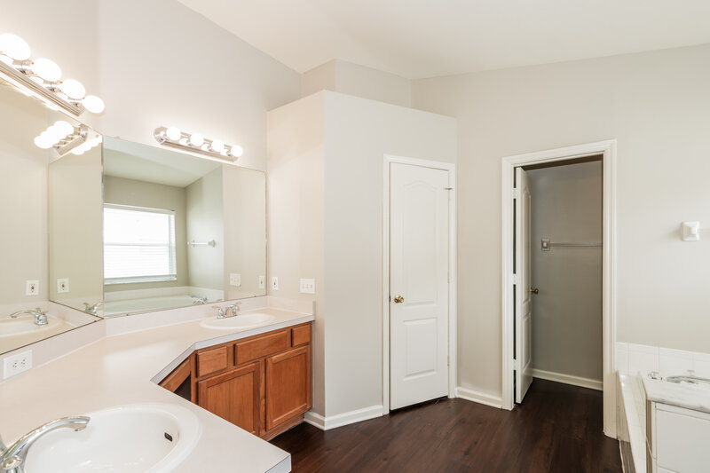 2,085/Mo, 13116 Early Run Ln Riverview, FL 33578 Main Bathroom View