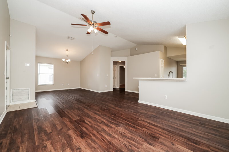 2,160/Mo, 6713 Summer Cove Dr Riverview, FL 33578 Living Room View