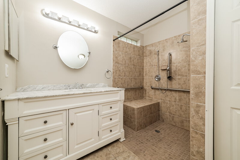 2,160/Mo, 6713 Summer Cove Dr Riverview, FL 33578 Main Bathroom View