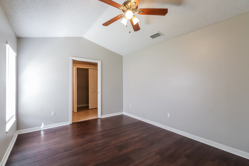 2,135/Mo, 6713 Summer Cove Dr Riverview, FL 33578 Main Bedroom View