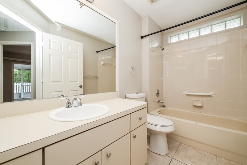 2,160/Mo, 6713 Summer Cove Dr Riverview, FL 33578 Bathroom View