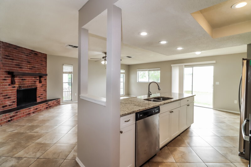 2,350/Mo, 4839 Cypress Tree Dr Tampa, FL 33624 Kitchen View