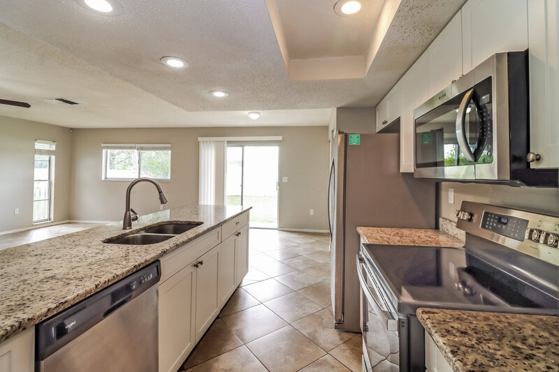 2,350/Mo, 4839 Cypress Tree Dr Tampa, FL 33624 Kitchen View 2