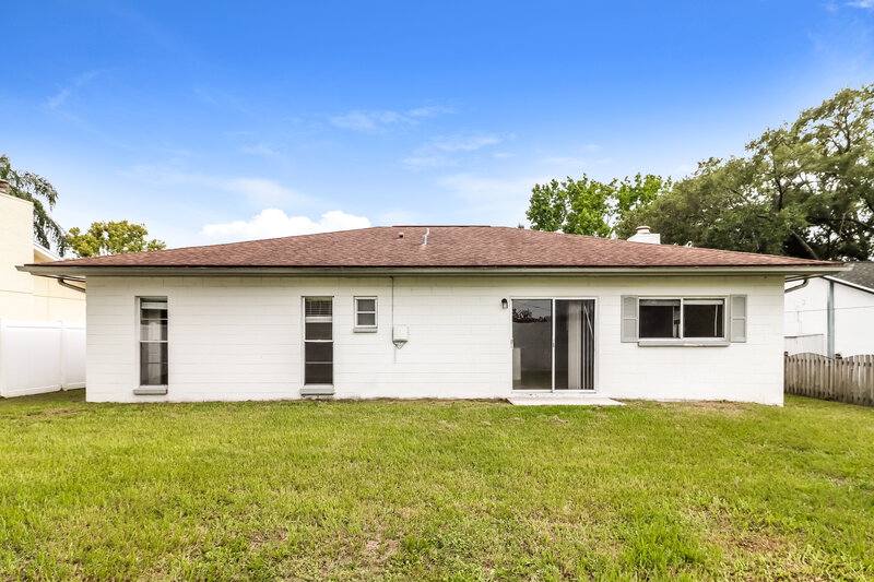 2,350/Mo, 4839 Cypress Tree Dr Tampa, FL 33624 Rear View