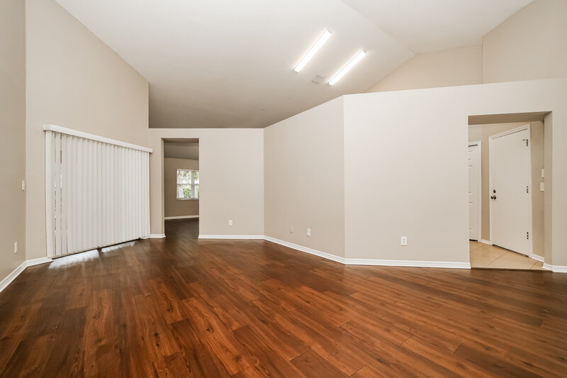 2,535/Mo, 2212 Kenwick Dr Valrico, FL 33596 Living Room View 2