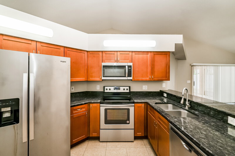 2,535/Mo, 2212 Kenwick Dr Valrico, FL 33596 Kitchen View
