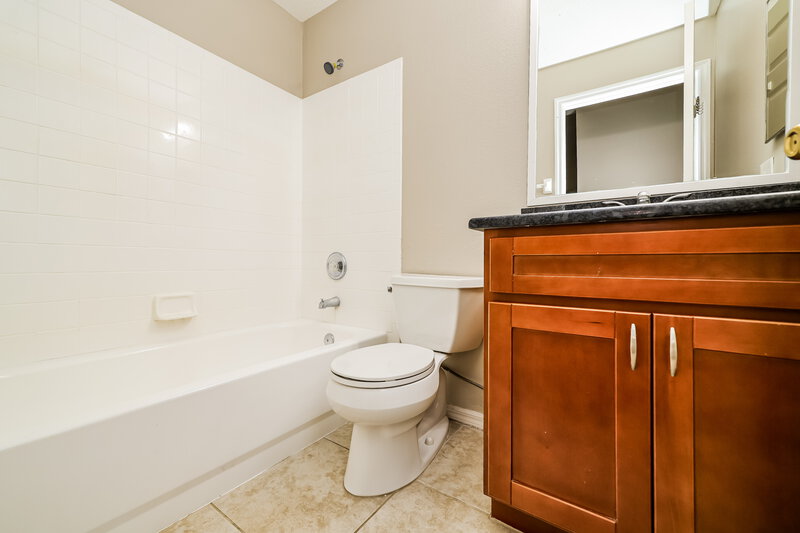 2,535/Mo, 2212 Kenwick Dr Valrico, FL 33596 Bathroom View