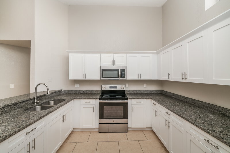 2,235/Mo, 11105 Cherrywood Ln Riverview, FL 33579 Kitchen View
