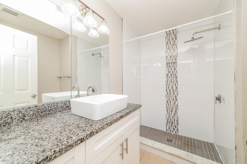 2,235/Mo, 11105 Cherrywood Ln Riverview, FL 33579 Main Bathroom View