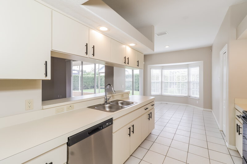 2,240/Mo, 8712 Cypress Lakes Blvd New Port Richey, FL 34653 Kitchen View 2