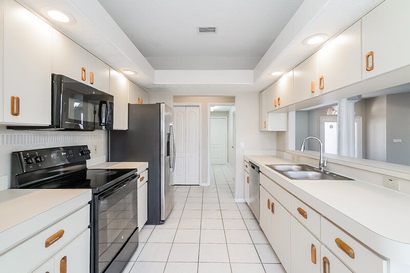 2,265/Mo, 8712 Cypress Lakes Blvd New Port Richey, FL 34653 Kitchen View
