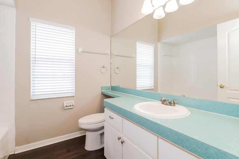 2,240/Mo, 8712 Cypress Lakes Blvd New Port Richey, FL 34653 Bathroom View