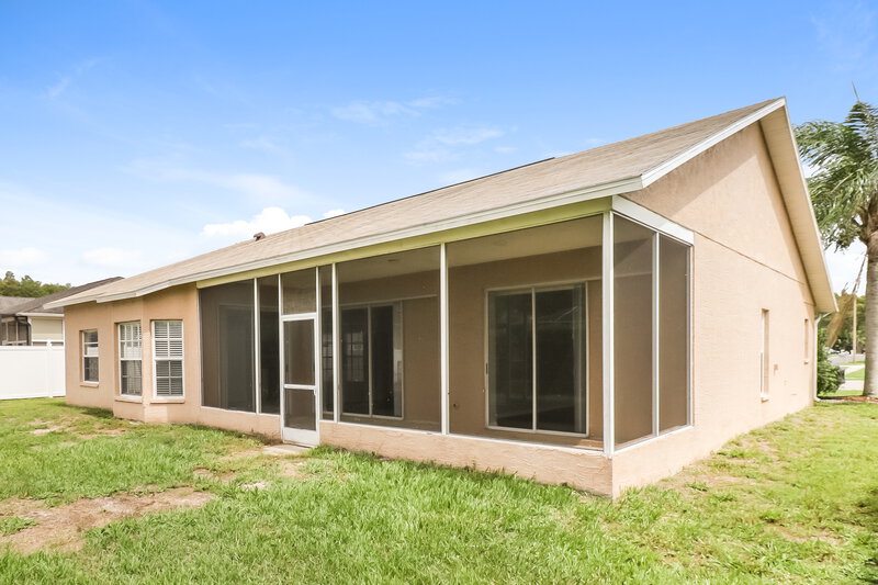2,240/Mo, 8712 Cypress Lakes Blvd New Port Richey, FL 34653 Rear View