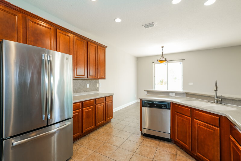 2,450/Mo, 18906 Parapet Pl Land O Lakes, FL 34638 Kitchen View 2