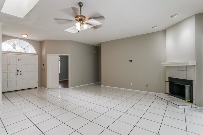 2,550/Mo, 1540 Clearglades Dr Wesley Chapel, FL 33543 Living Room View 2