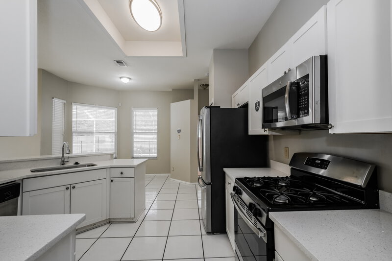 2,550/Mo, 1540 Clearglades Dr Wesley Chapel, FL 33543 Kitchen View