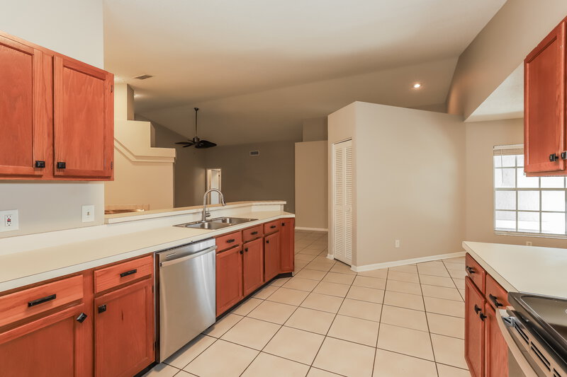 3,980/Mo, 1521 Vernon Ct Brandon, FL 33511 Kitchen View 2