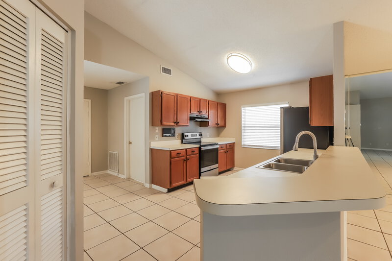 3,980/Mo, 1521 Vernon Ct Brandon, FL 33511 Kitchen View 3