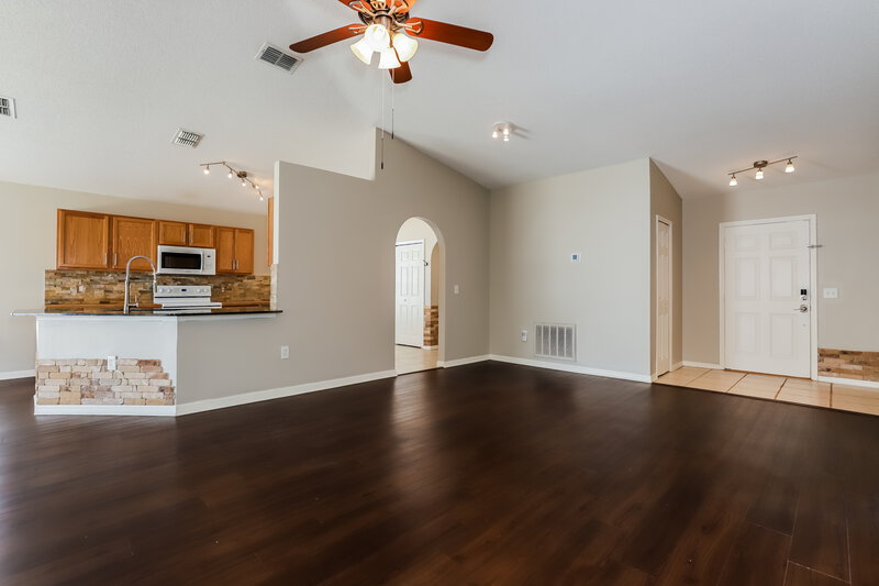 2,090/Mo, 12620 Lake Vista Dr Gibsonton, FL 33534 Living Room View