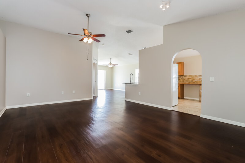 2,090/Mo, 12620 Lake Vista Dr Gibsonton, FL 33534 Living Room View 2