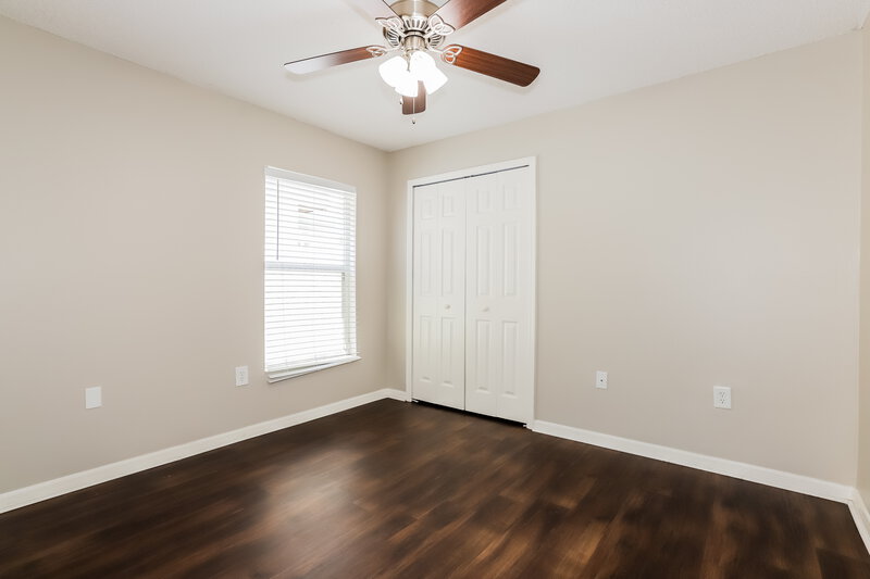 2,090/Mo, 12620 Lake Vista Dr Gibsonton, FL 33534 Bedroom View