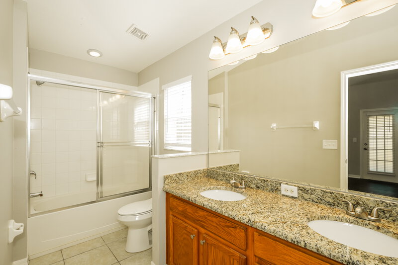 3,290/Mo, 12658 White Bluff Rd Hudson, FL 34669 Main Bathroom View