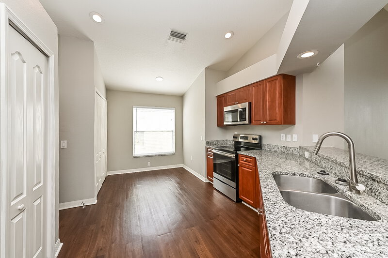 3,780/Mo, 12903 Lake Vista Drive Gibsonton, FL 33534 Kitchen View 2