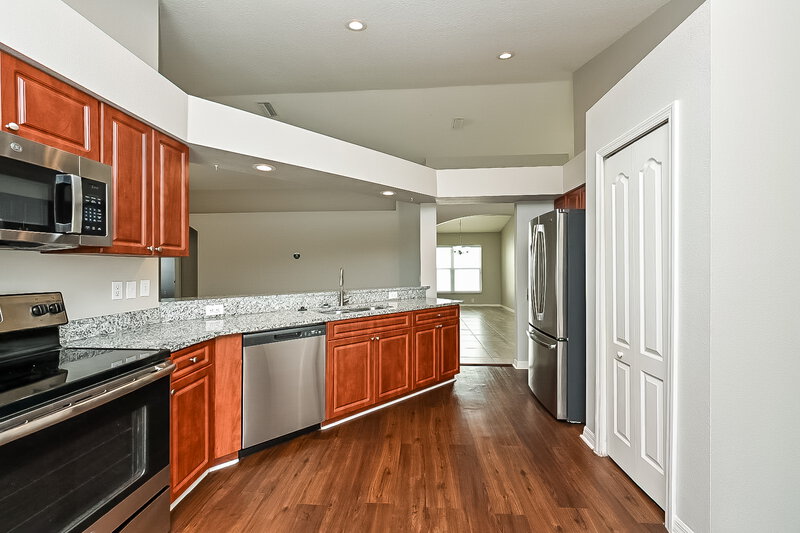 2,385/Mo, 12903 Lake Vista Drive Gibsonton, FL 33534 Misc View 4